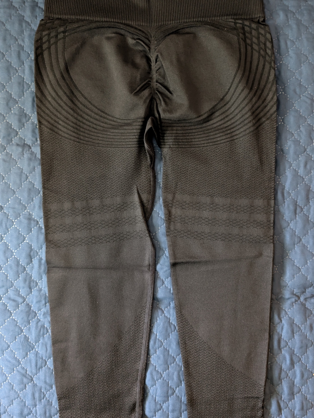 Leonie & Co High-Waist 3D Cellulite-Smoothing Leggings - Black - Picture 4 of 6